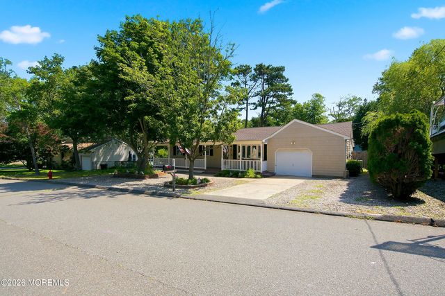 2090 Crestwood Drive, Forked River, NJ 08731