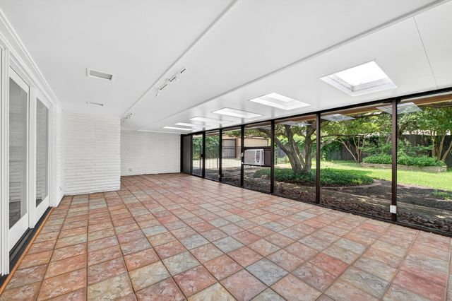 3763 Vinecrest Drive, Dallas, TX 75229