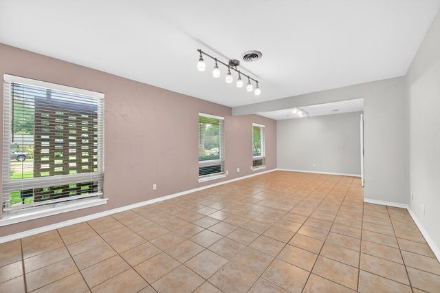 3763 Vinecrest Drive, Dallas, TX 75229