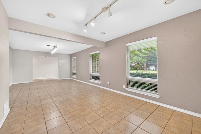 3763 Vinecrest Drive, Dallas, TX 75229