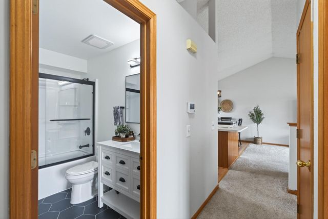 916 12th Street, Farmington, MN 55024