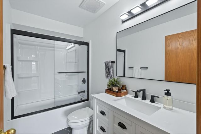 916 12th Street, Farmington, MN 55024