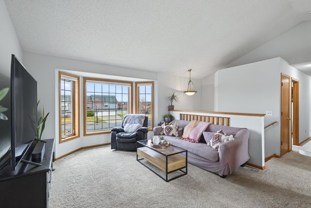 916 12th Street, Farmington, MN 55024