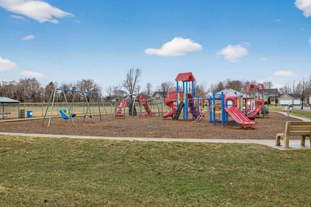 916 12th Street, Farmington, MN 55024