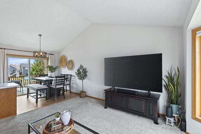 916 12th Street, Farmington, MN 55024