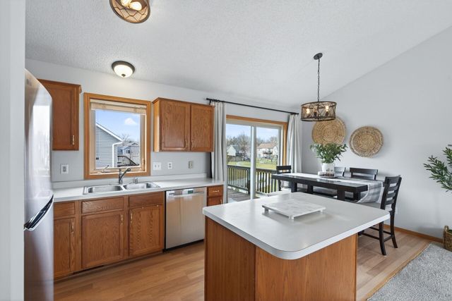 916 12th Street, Farmington, MN 55024