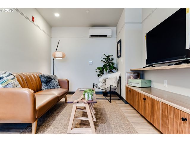 488 Main St, Springfield, OR 97477