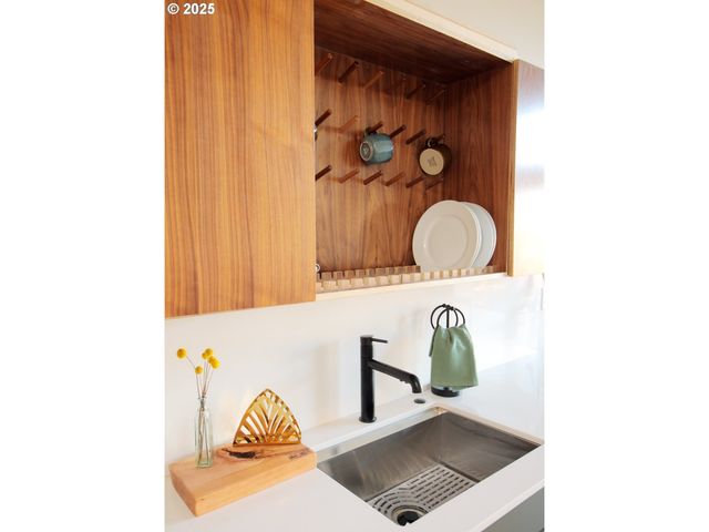 488 Main St, Springfield, OR 97477