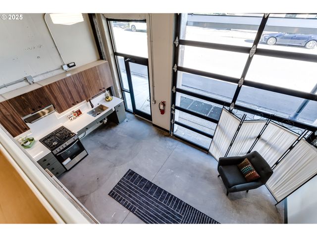 488 Main St, Springfield, OR 97477