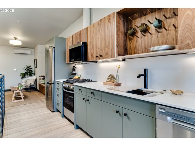 488 Main St, Springfield, OR 97477