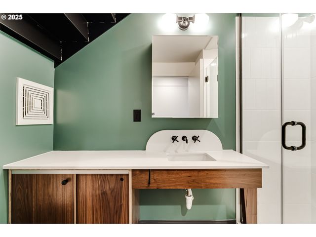 488 Main St, Springfield, OR 97477