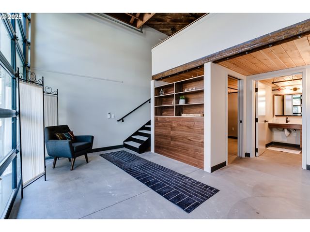 488 Main St, Springfield, OR 97477