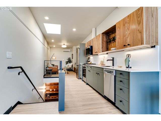 488 Main St, Springfield, OR 97477