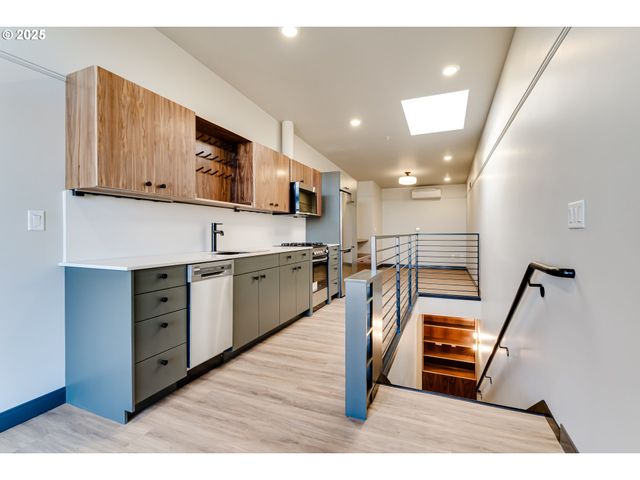 488 Main St, Springfield, OR 97477