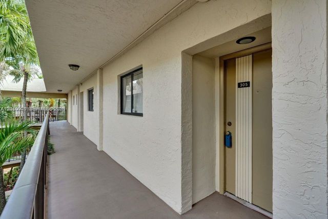 8035 SW 107th Ave 305, Miami, FL 33173