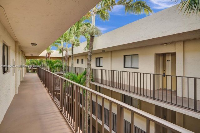 8035 SW 107th Ave 305, Miami, FL 33173