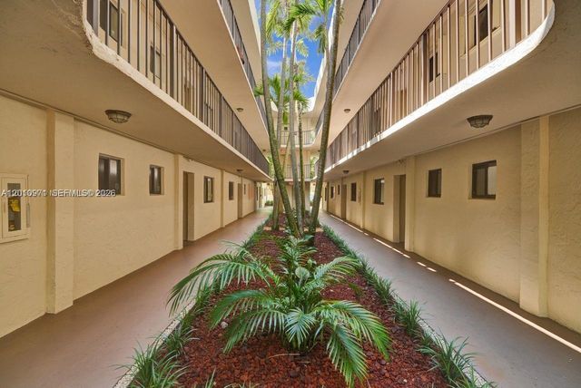 8035 SW 107th Ave 305, Miami, FL 33173
