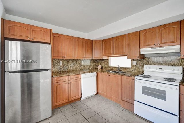 8035 SW 107th Ave 305, Miami, FL 33173