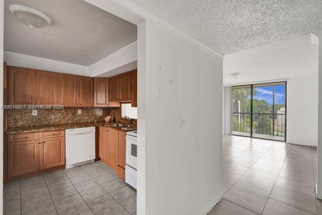 8035 SW 107th Ave 305, Miami, FL 33173