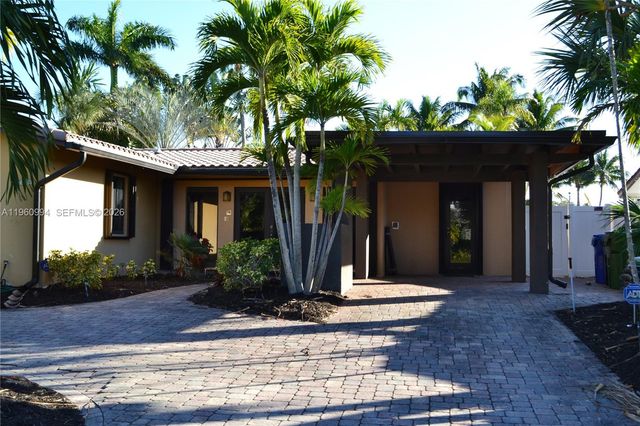 1704 SW 5th Ct, Fort Lauderdale, FL 33312