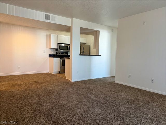 230 Mission Catalina Lane 206, Las Vegas, NV 89107