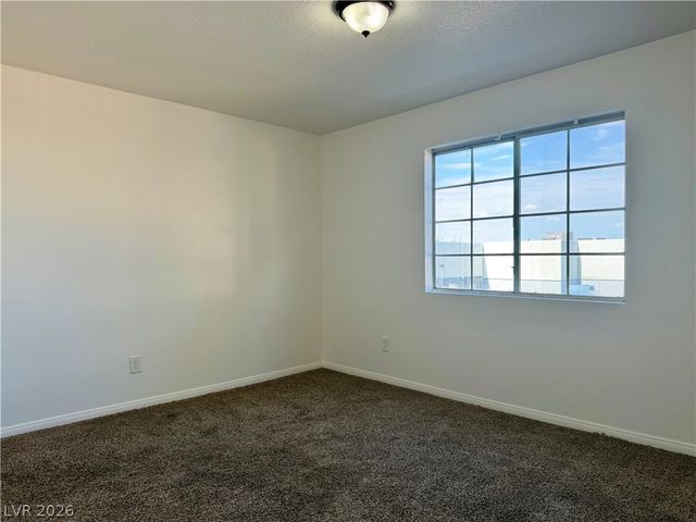 230 Mission Catalina Lane 206, Las Vegas, NV 89107