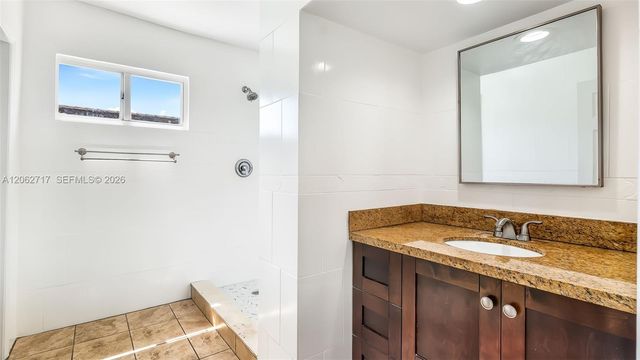 117 E 10th St, Hialeah, FL 33010
