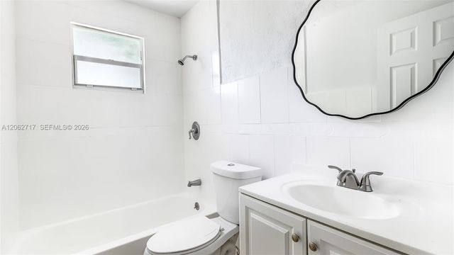 117 E 10th St, Hialeah, FL 33010