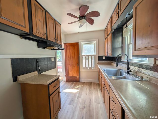 5907 S MONROE Avenue, Bartonville, IL 61607