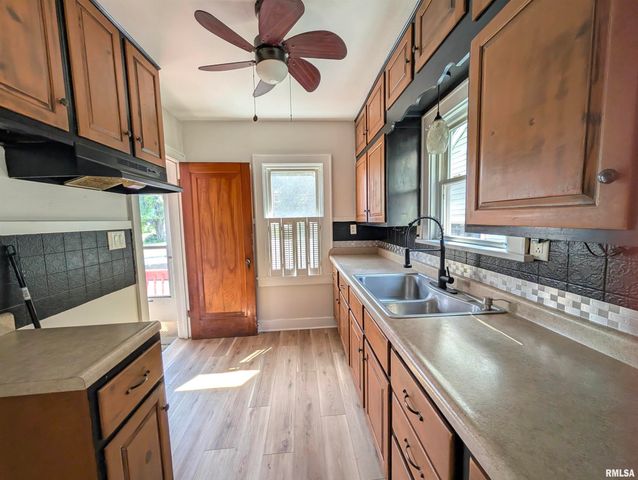 5907 S MONROE Avenue, Bartonville, IL 61607