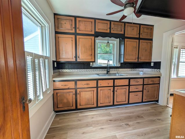 5907 S MONROE Avenue, Bartonville, IL 61607