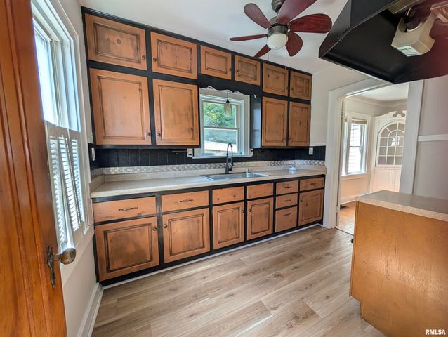 5907 S MONROE Avenue, Bartonville, IL 61607