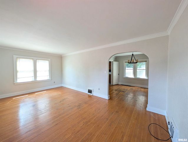 5907 S MONROE Avenue, Bartonville, IL 61607
