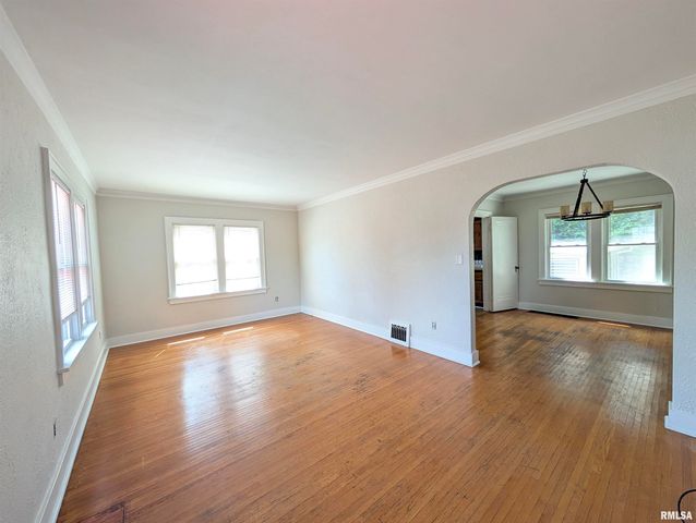 5907 S MONROE Avenue, Bartonville, IL 61607
