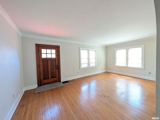 5907 S MONROE Avenue, Bartonville, IL 61607