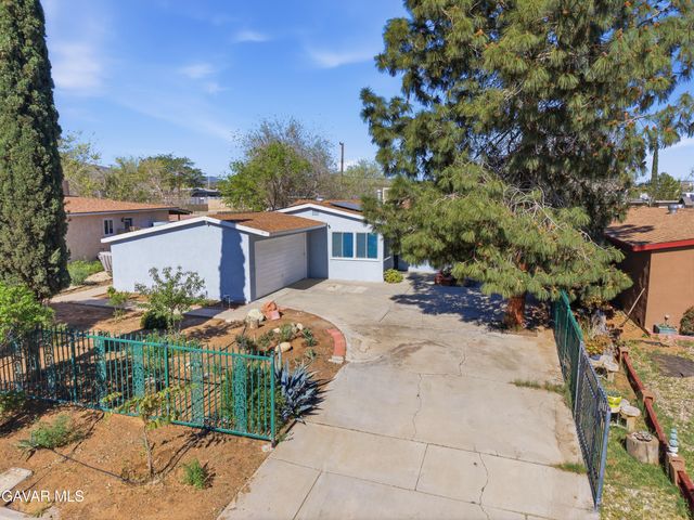38893 Juniper Tree Road, Palmdale, CA 93551