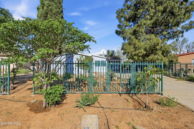 38893 Juniper Tree Road, Palmdale, CA 93551