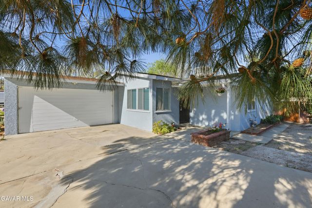 38893 Juniper Tree Road, Palmdale, CA 93551