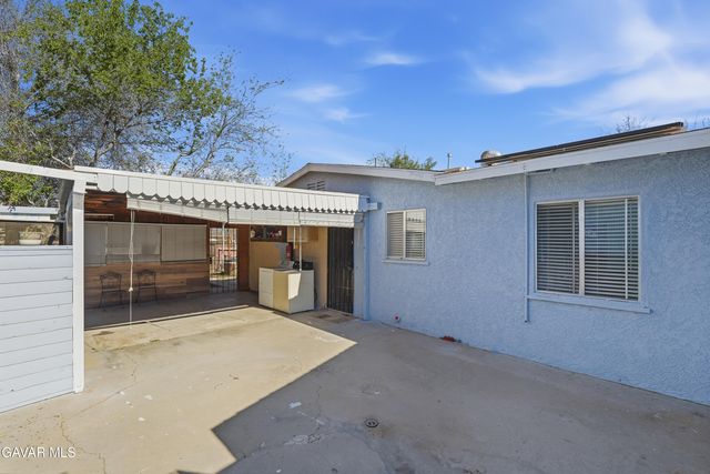 38893 Juniper Tree Road, Palmdale, CA 93551