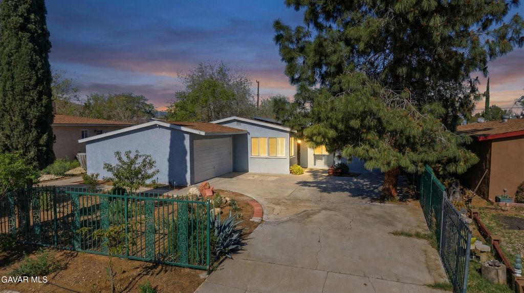 38893 Juniper Tree Road, Palmdale, CA 93551