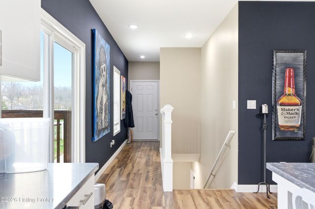 33 Beach Cove Ct, Brandenburg, KY 40108