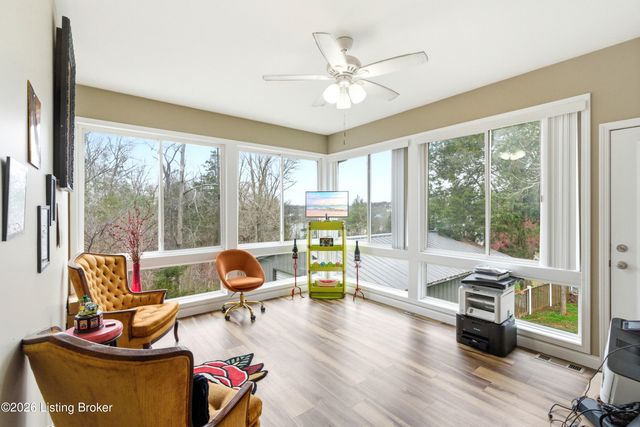 33 Beach Cove Ct, Brandenburg, KY 40108