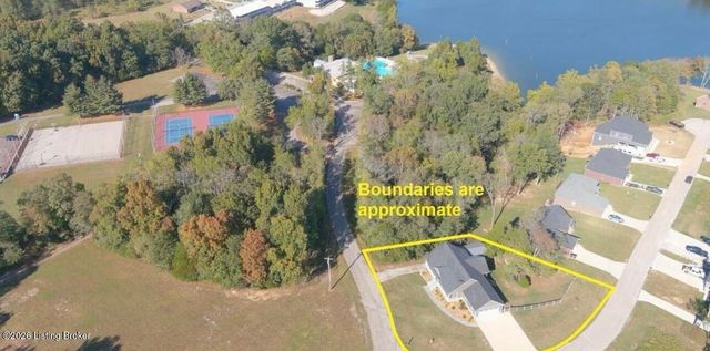 33 Beach Cove Ct, Brandenburg, KY 40108