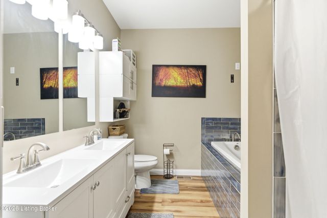 33 Beach Cove Ct, Brandenburg, KY 40108