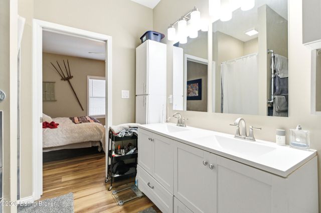 33 Beach Cove Ct, Brandenburg, KY 40108