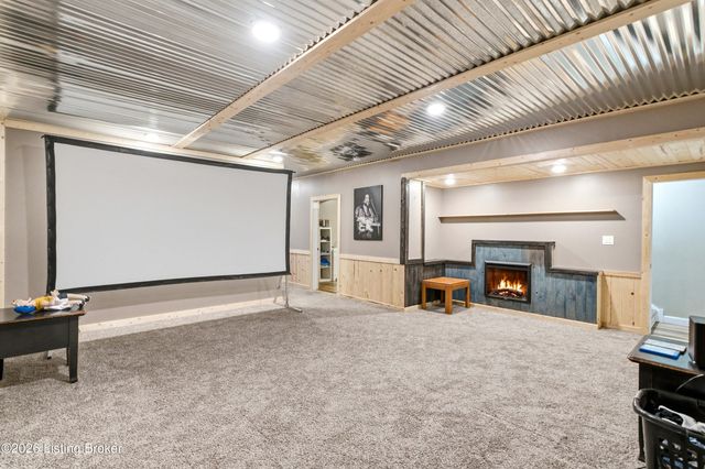 33 Beach Cove Ct, Brandenburg, KY 40108