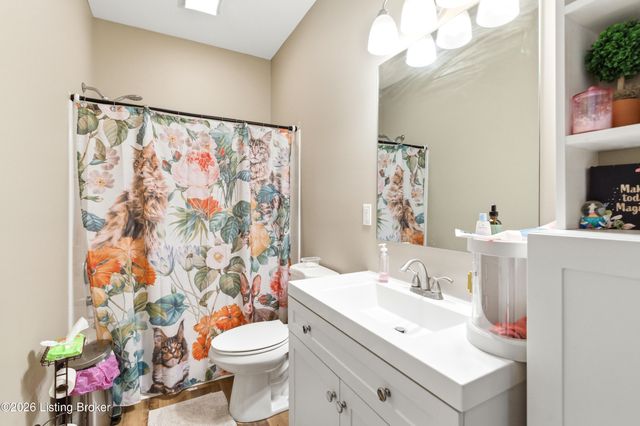 33 Beach Cove Ct, Brandenburg, KY 40108