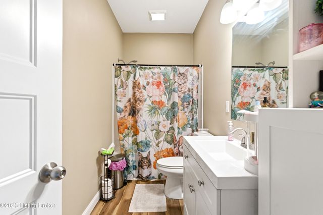 33 Beach Cove Ct, Brandenburg, KY 40108