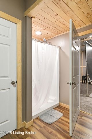 33 Beach Cove Ct, Brandenburg, KY 40108