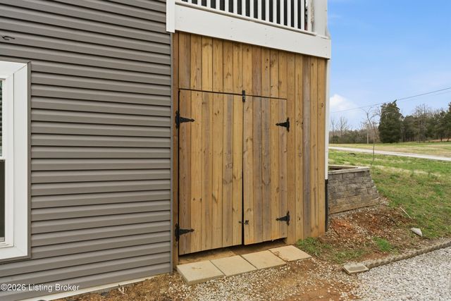 33 Beach Cove Ct, Brandenburg, KY 40108